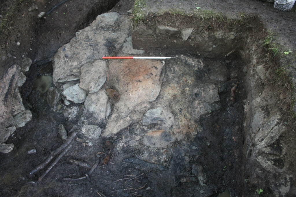 Burnt clay forming the superstructure of oven 1 in roundhouse ST6 Burnt clay forming the superstructure of oven 1 in roundhouse ST6