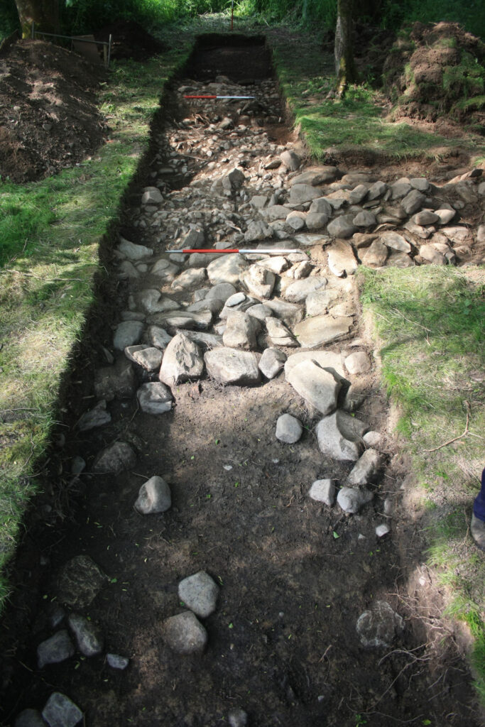 Stone wall from the final phase of occupation Stone wall from the final phase of occupation
