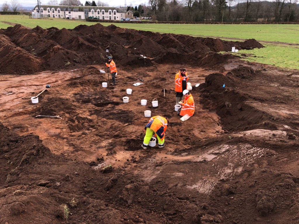 Excavating the Bronze Age roundhouse